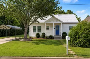 664 E Galveston St, Giddings, TX 78942 - Photo 1