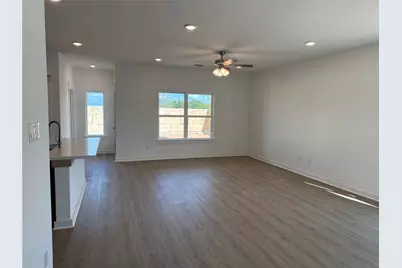 112 Quail Convey Drive, Jarrell, TX 76537 - Photo 8