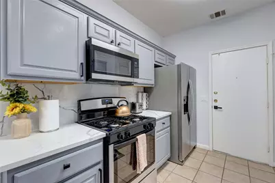 7510 Lazy Creek Drive #B, Austin, TX 78724 - Photo 4