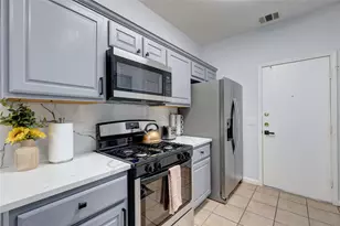 7510 Lazy Creek Dr, Austin, TX 78724 - Photo 4