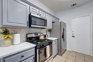 7510 Lazy Creek Dr, Austin, TX 78724 - Photo 4