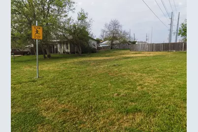 104 Royal Street, Taylor, TX 76574 - Photo 4