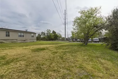 104 Royal Street, Taylor, TX 76574 - Photo 18