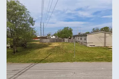 104 Royal Street, Taylor, TX 76574 - Photo 1