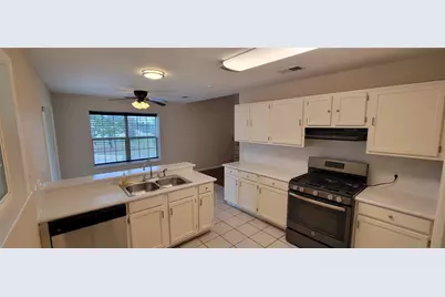 195 Cardinal Drive, Paige, TX 78659 - Photo 6