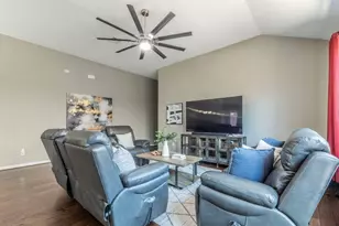 105 Penna Ln, Georgetown, TX 78628 - Photo 8