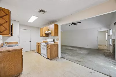 7701 Wakefield Drive, Austin, TX 78749 - Photo 6