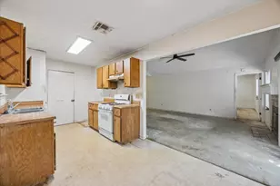 7701 Wakefield Dr, Austin, TX 78749 - Photo 6