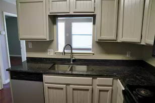 1624 Aquarena Springs Dr, San Marcos, TX 78666 - Photo 8