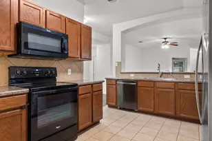118 Camellia Dr, Hutto, TX 78634 - Photo 10