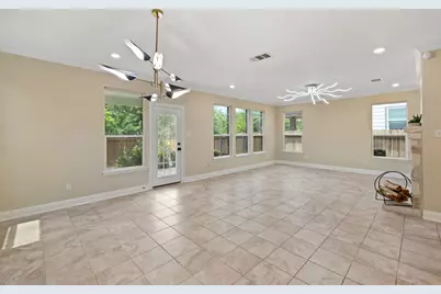 2950 E Old Settlers Boulevard #11, Round Rock, TX 78665 - Photo 12