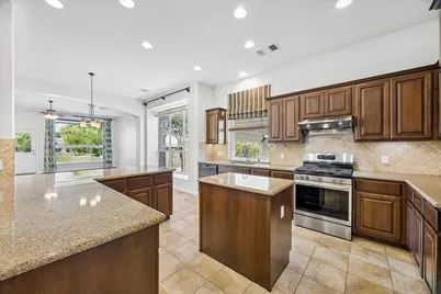 2329 Village View Loop, Pflugerville, TX 78660 - Photo 12