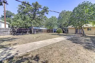 322 E Castleshoals Dr, Granite Shoals, TX 78654 - Photo 20