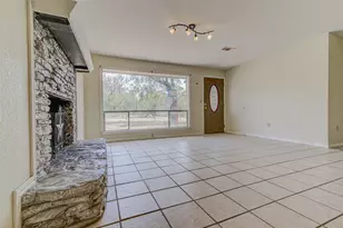 322 E Castleshoals Dr, Granite Shoals, TX 78654 - Photo 4