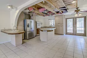 322 E Castleshoals Dr, Granite Shoals, TX 78654 - Photo 8