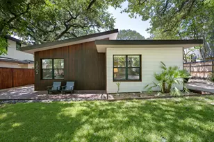 2002 Meadowbrook Dr, Austin, TX 78703 - Photo 2