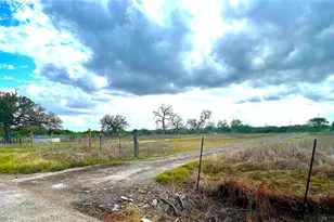1060 Fox Ln, Lockhart, TX 78644 - Photo 1