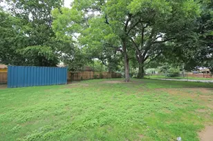 901 Springdale Rd, Austin, TX 78702 - Photo 2