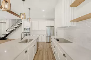 208 Ulupau Cir, Bastrop, TX 78602 - Photo 8