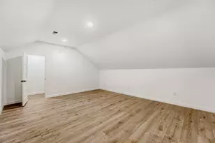 208 Ulupau Cir, Bastrop, TX 78602 - Photo 20