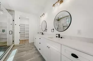 208 Ulupau Cir, Bastrop, TX 78602 - Photo 16