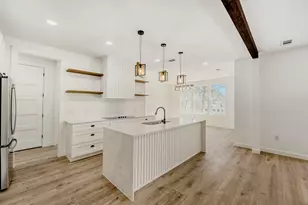 208 Ulupau Cir, Bastrop, TX 78602 - Photo 10