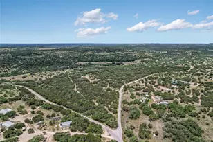 199 Middleton Rd, Spicewood, TX 78669 - Photo 26
