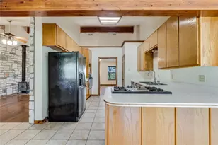 199 Middleton Rd, Spicewood, TX 78669 - Photo 12