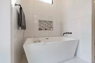 401 Rogart Dr, Briarcliff, TX 78669 - Photo 16