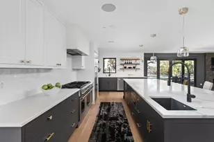 302 Buckeye Trail, West Lake Hills, TX 78746 - Photo 4