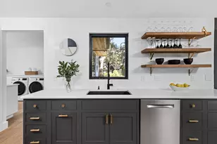 302 Buckeye Trail, West Lake Hills, TX 78746 - Photo 12