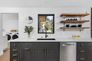 302 Buckeye Trail, West Lake Hills, TX 78746 - Photo 14