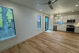 1133 Walton Ln, Austin, TX 78721 - Photo 2