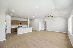 108 Melrose St, Hutto, TX 78634 - Photo 6