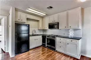 502 W 17th St, Austin, TX 78701 - Photo 2