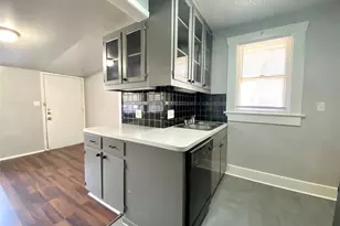 407 E 30th St, Austin, TX 78705 - Photo 6