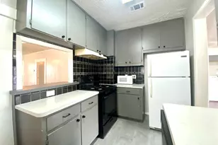 407 E 30th St, Austin, TX 78705 - Photo 4