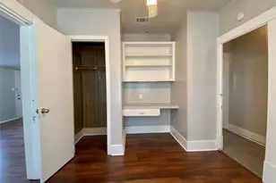 407 E 30th St, Austin, TX 78705 - Photo 12