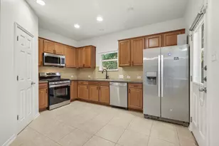 813 Kevin Taylor Dr, Austin, TX 78745 - Photo 8