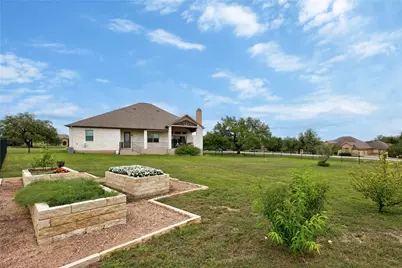 900 Hawthorne Loop, Driftwood, TX 78619 - Photo 2