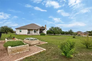 900 Hawthorne Loop, Driftwood, TX 78619 - Photo 2