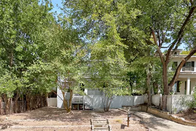 2102 E 8th Street, Austin, TX 78702 - Photo 2