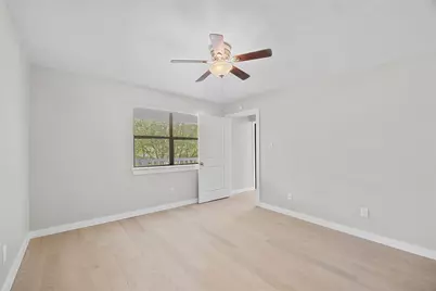 2102 E 8th Street, Austin, TX 78702 - Photo 18