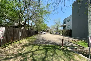 1613 E 7th St, Austin, TX 78702 - Photo 1