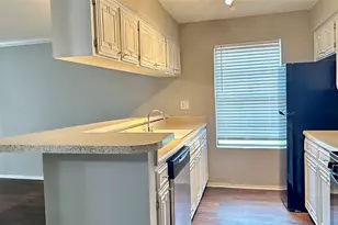 5426 Menchaca Rd, Austin, TX 78745 - Photo 8