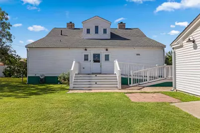 811 E Hempstead Street, Giddings, TX 78942 - Photo 18