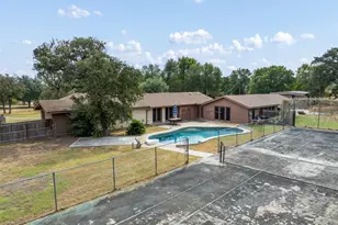 1027 Shady Cir, Lexington, TX 78947 - Photo 30