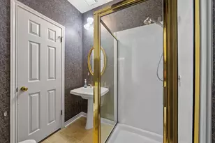 12400 Audane Dr, Austin, TX 78727 - Photo 18