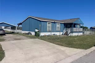 106 Brown Pelican Dr, Del Valle, TX 78617 - Photo 2