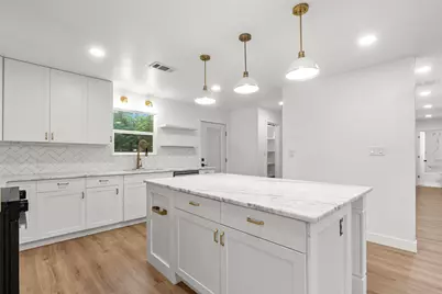 409 Avenue R, Marble Falls, TX 78654 - Photo 12